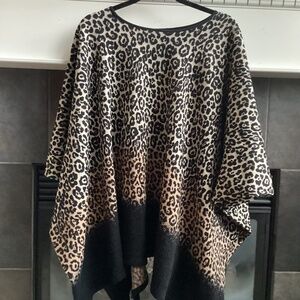 RAPTZ BNWT poncho! O/S. animal print.
